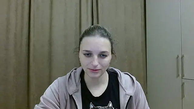ElisSky301's web cam