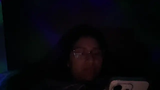 Kmiii21 live sex cam