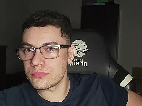 Dyllan__ live sex cam