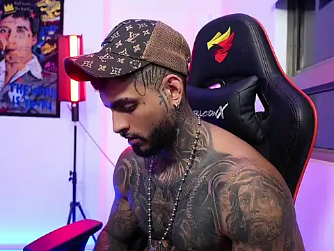 logan_hugh8 live sex cam