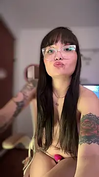 LunaXuan live sex cam