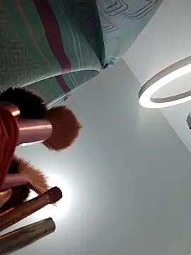 KeyUproar live sex cam