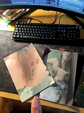 JohnDrippingCum live sex cam