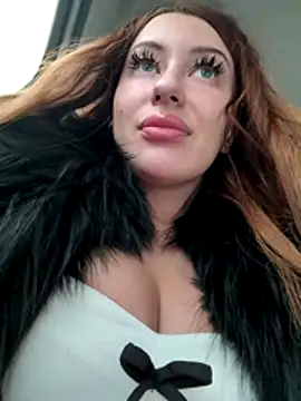 AndreaMood live sex cam