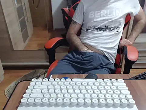 uncutguy01 live sex cam