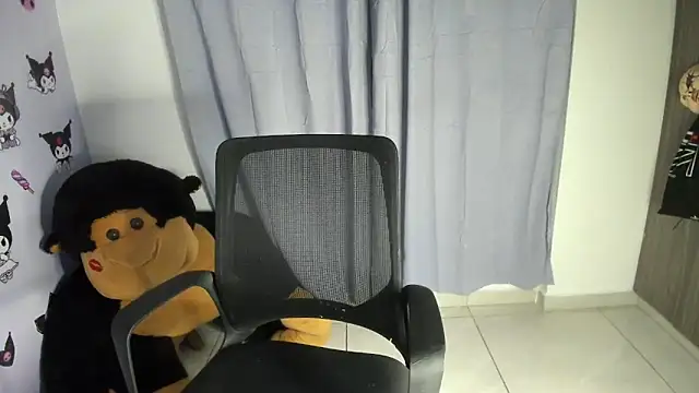 isaaclatino live sex cam