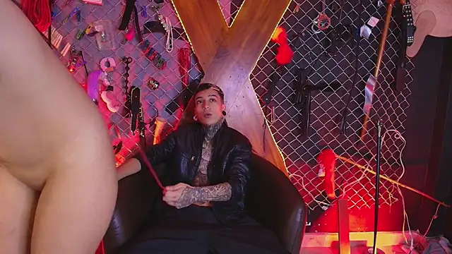 Ethan_Haek_bdsm_extreme's web cam