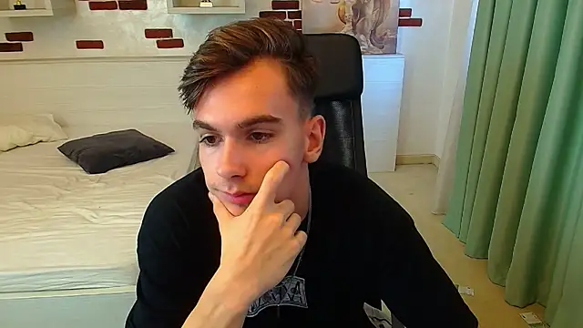 BradyFlint live sex cam