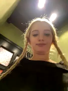 Milkyy_wway live sex cam