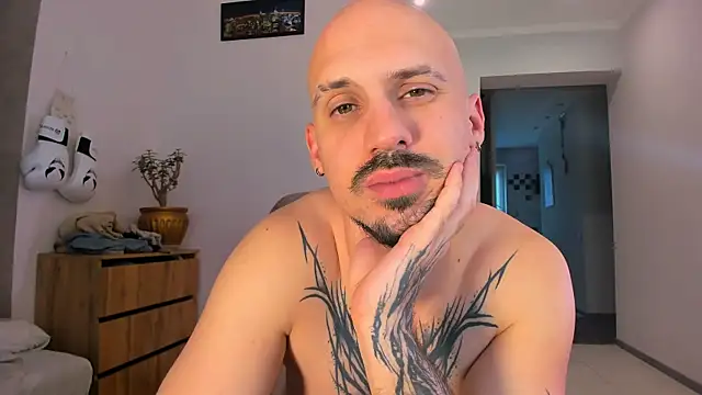 AssHunter4k live sex cam