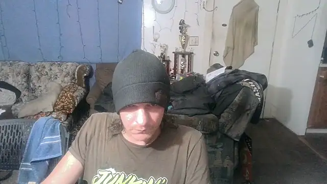 Poundtown1226's web cam