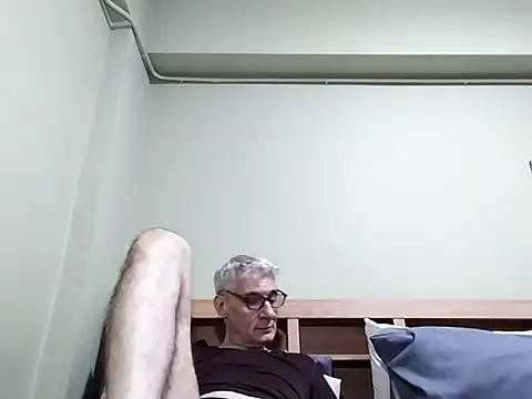BIGUNCUTHARDCOCK live sex cam