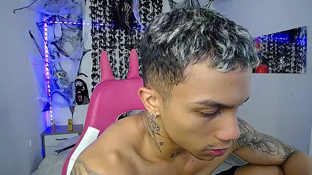 Leonard_Price live sex cam
