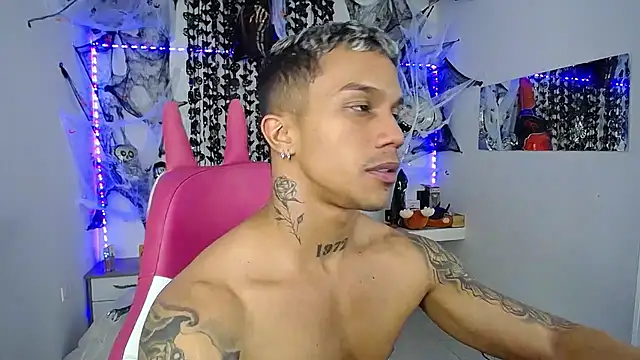 Leonard_Price live sex cam