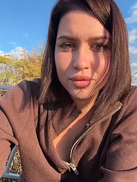 KikiWatson live sex cam