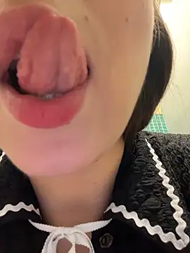 Holly_Play live sex cam