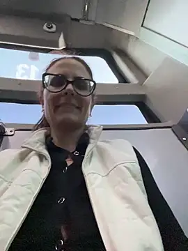 NataKitten live sex cam