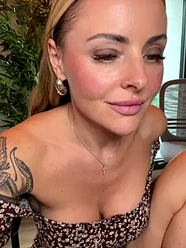 EmaSalis live sex cam