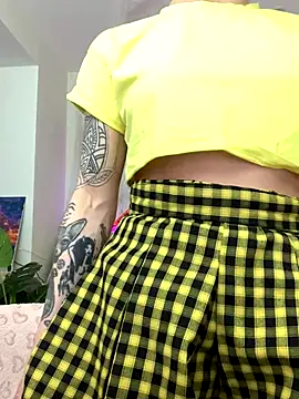 HotCaramellsTV live sex cam