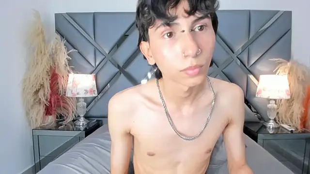 Milan_LewisS live sex cam