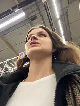 KittyQueeny live sex cam