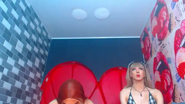 julessxcharlotte live sex cam