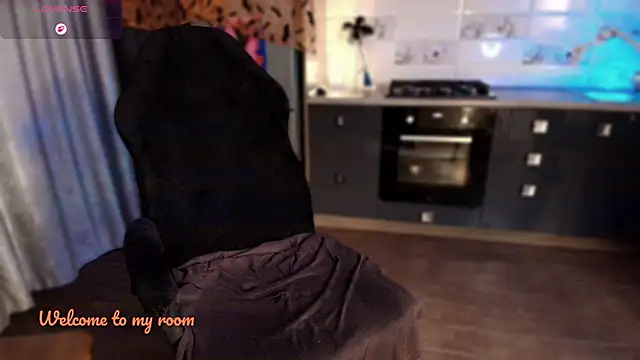emlana live sex cam