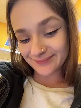 KittyQueeny live sex cam