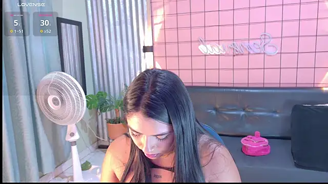 mensia_hernandz live sex cam