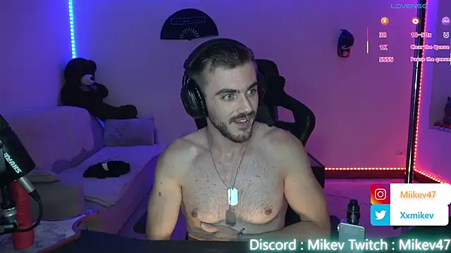 Mikev live sex cam