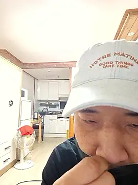 Tyyyggjju live sex cam