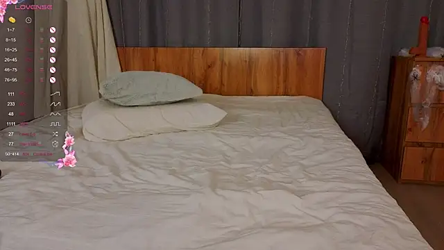 Hidden_kitty live sex cam