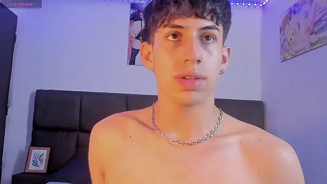 Aaron_Spencer13 live sex cam