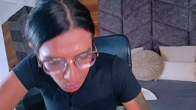 LauraaGomezz__ live sex cam
