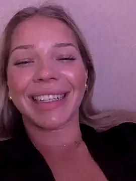 Bellablows live sex cam
