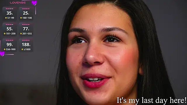 LaylaHoeft live sex cam