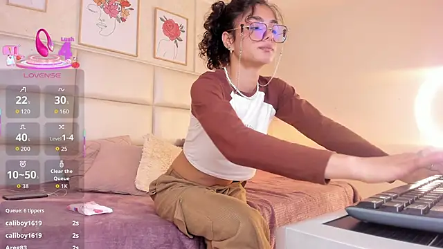 Puffy_Hearts live sex cam