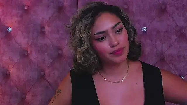 MaddisonBelucci live sex cam