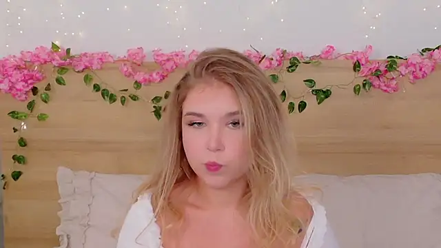 Lilith_Bonheur live sex cam