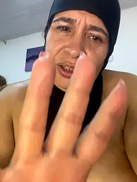 Naughty_mommy live sex cam