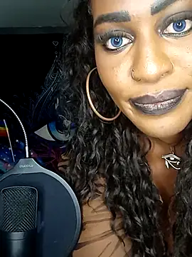 AmazonianMistress live sex cam
