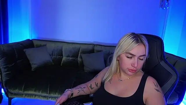 MariellaVi live sex cam