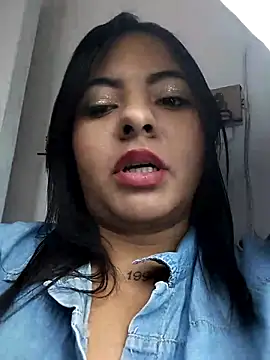 Luciana_r live sex cam