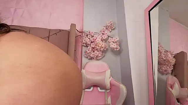 MollyBigBoobs12 live sex cam