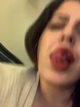 holyeroticss live sex cam