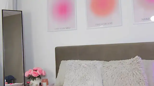 VioletiSwone live sex cam