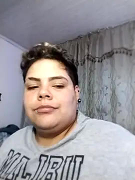Hailey_Curvy live sex cam