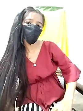 Cute-Naavya live sex cam