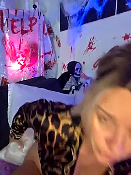 SpicyVicky live sex cam