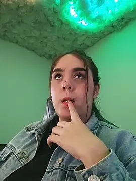 mirandahvelez live sex cam